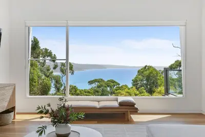 Image de Moonraker - Vue imprenable, toute nouvelle maison de plage contemporaine