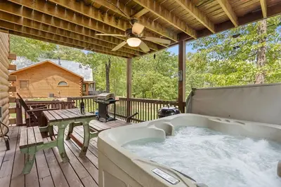 Image de Lil Treehouse! Wifi gratuit!