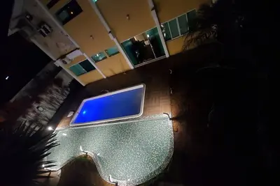 Excellente maison face à la mer avec piscine et barbecue