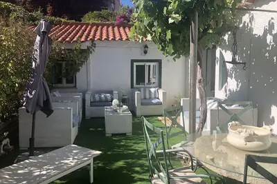 Image de 2 Bdr Apartment 10 Minutes Walk From The Beach