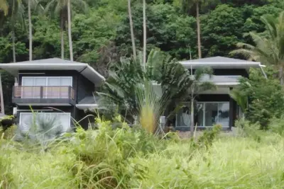 Image de Villa Nat. dans la cocoteraie.