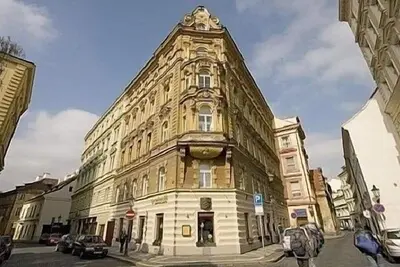 Image de Classy super-Meilleur Lieu-1 Br Apt-Grenier Centre historique