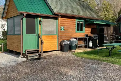 Image de Cabine 4 Waterfront - Three Pines Lodging & Marina