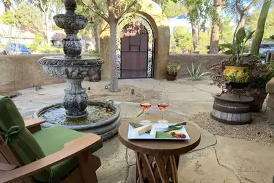Image de Spacieux, unique, propre, relaxant avec piscine / spa