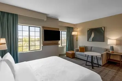 Image de Suite Phoenix moderne + promenade jusqu'à la Gila River Arena | Piscine extérieure chauffée
