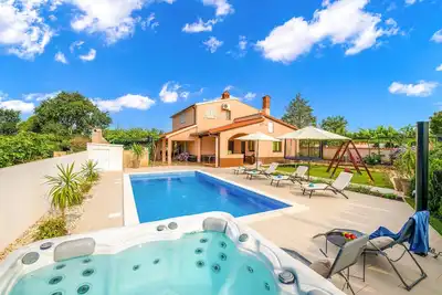 Image de Superbe maison à Marcana avec jacuzzi