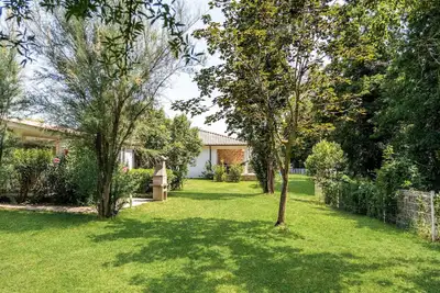Image de Appartement dans une maison de vacances avec Wifi, climatisation, piscine, Tv, terrasse, parking