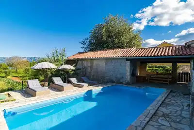 Image de Belle maison de vacances avec piscine privée, Wifi, climatisation, Tv, terrasse et parking
