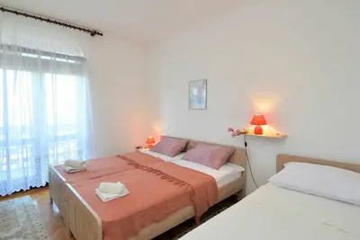 Image de Bel appartement avec Wifi, bain à remous, climatisation, Tv, patio et parking