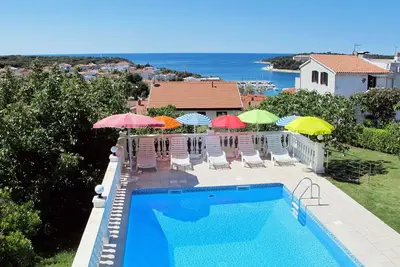 Image de Agréable appartement pour 9 personnes avec piscine, climatisation, Wifi, Tv, terrasse et parking