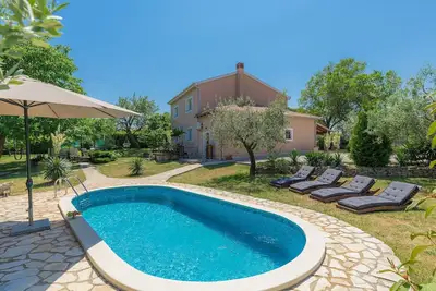 Image de Maison de vacances privée avec climatisation, piscine privée, bain à remous, Wifi, Tv, terrasse