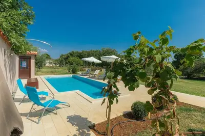 Image de Maison de vacances privée avec Wifi, piscine privée, climatisation, Tv, terrasse, animaux admis