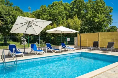 Image de Magnifique maison de vacances avec piscine privée, climatisation, Wifi, Tv et terrasse