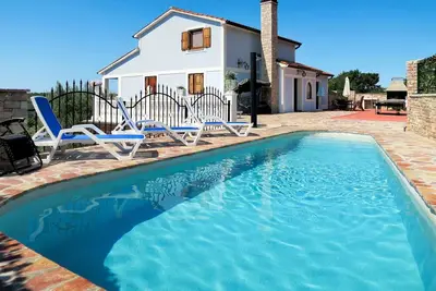 Image de Belle maison de vacances avec climatisation, piscine privée, Wifi, Tv, terrasse, vue panoramique
