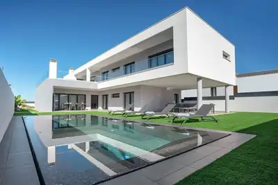 Image de Villa Emma - Villa de luxe de 5 chambres avec piscine et jacuzzi à Alvor