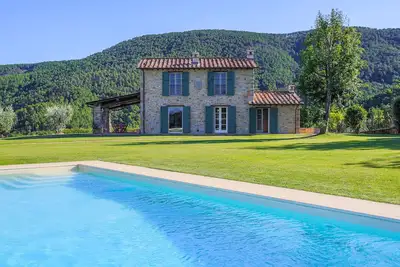 Villa / Independent home à Lucques avec 3 chambres à coucher, 6 couchages