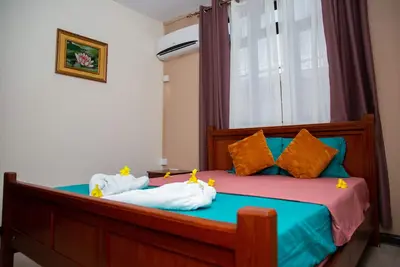 Image de Appartement privé et moderne de 2 chambres (parfait pour 4 personnes)