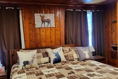 Image de Cabine confortable près des sentiers!