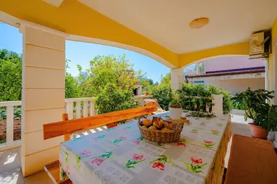 Image de Apartments Mladenka - Appartement 2 Chambres avec Terrasse et Vue sur le Jardin