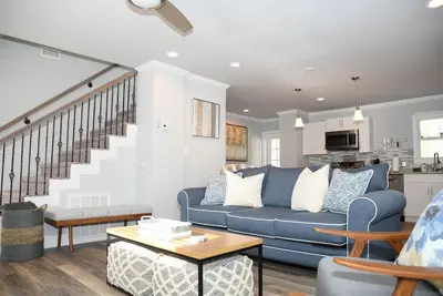 Image de {Sweet Pea} Spot central pour Charlotte Adventures