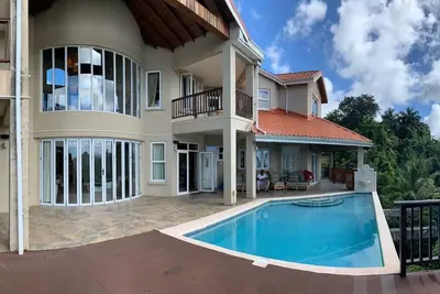 Image de Villa Xona - une villa de luxe avec une vue imprenable - parfaite pour se divertir