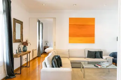 Image de appartement de trois chambres avec terrasse
