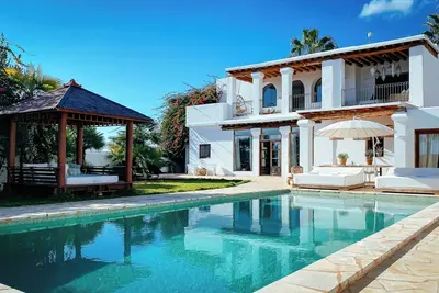 Image de Nouveau Bohème Bali Style Villa 12pax avec vue sur l'océan et piscine - Emplacement central