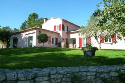 Image de Maison spacieuse avec piscine en Drôme Provençale