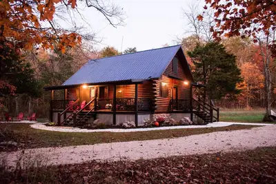 Image de Prairie Hollow Hideaway, confortable chalet en bois rond de 3 chambres situé à 1 mile de Two Rivers