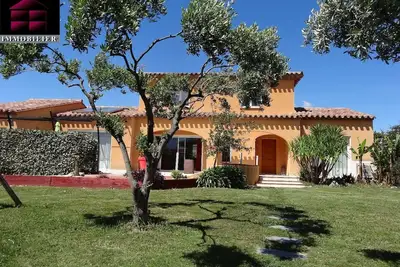 Image de Villa individuelle avec grand jardin et piscine 10x5, 8 couchages.