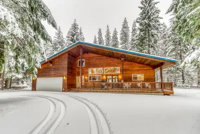 Image de Nouvelle Liste! Maison familiale, spacieuse et isolée avec cuisine complète!