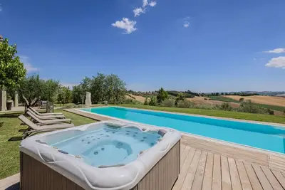 Image de Modern villa with heated pool and Jacuzzi, near Ripe, just 20 minutes from the beach of Senigallia