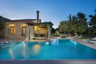 Image de Villa Lithos, piscine privée et jet / baignoire!