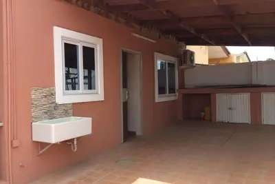 Image de Maison moderne et climatisée à Tema pour des vacances en famille ou un court séjour