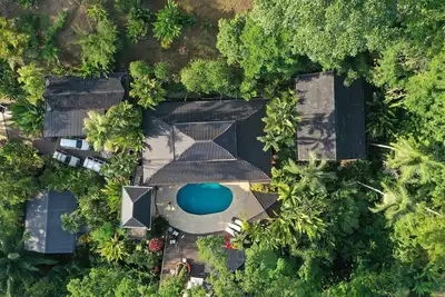 Image de Unique-Multiple Ocean View Jungle Balinese Domaine with Gardens & Chickens