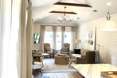 Image de The Josephine House-South Lamar Historic District-Walk to Sq - 2 King Beds, 2 Ba