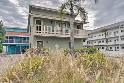 Image de Nouveau! Unique 2e étage Venice Beach Apt w / Balcony!