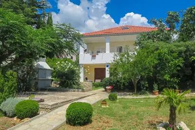 Bel appartement pour 8 personnes avec climatisation, Wifi, Tv, terrasse et parking