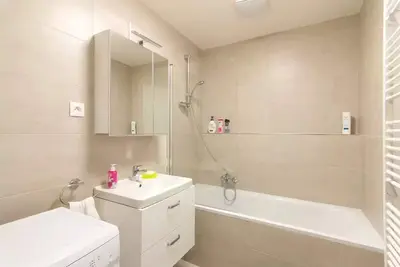 Image de Luxueux nouvel appartement à 10 minutes du centre