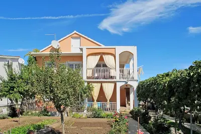 Image de Agréable appartement pour 7 personnes avec climatisation, Wifi, Tv, terrasse et parking