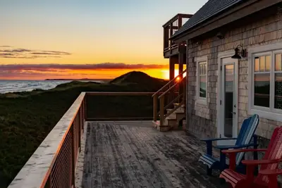 Image de Sea Dunes Beach House / Cottage - Superbe front de mer de luxe - Total Reno 2018