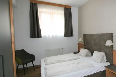 Image de Agréable appartement pour 12 personnes avec Wifi, piscine, Tv, terrasse, animaux admis et parking