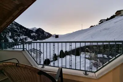 Joli appartement pour 14 personnes avec Wifi, Tv, terrasse et parking