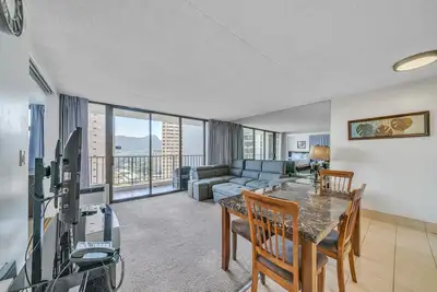 Image de Excellent Diamond Head View Condo - Remodeled, Free Parking!