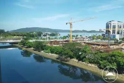 Au-dessus du centre commercial Imago 10 Pax 3 chambres 2 salles de bains (vue sur la rivière et légèrement la mer)
