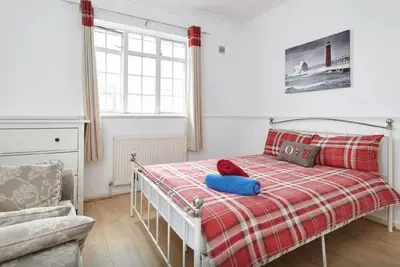 Image de (Baiw) Jolie Maison De 8 À 10 Personnes Dans La Zone 2 De Londres
