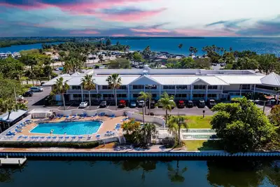 Image de Beach Condo Retreat W / Water View-Harbour (2 e étage)