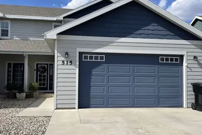 Image de Vraiment belle maison à un pâté de maisons de University Ave