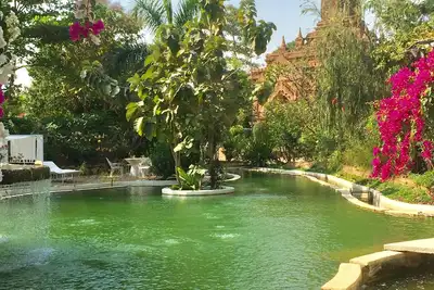 Image de Étape de Bagan, piscine écologique respectueuse du domaine privé: plaisir calme et luxueux au bord de l'eau