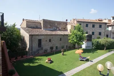 Image de Cottage dans le Chianti avec piscine et vue sur les vignobles